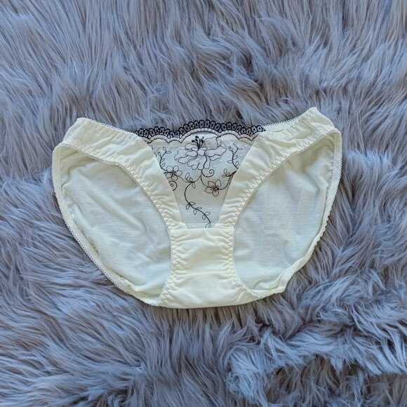Elegant cream embroidered floral lace bikini panty with gold trim - Picture 1 of 2